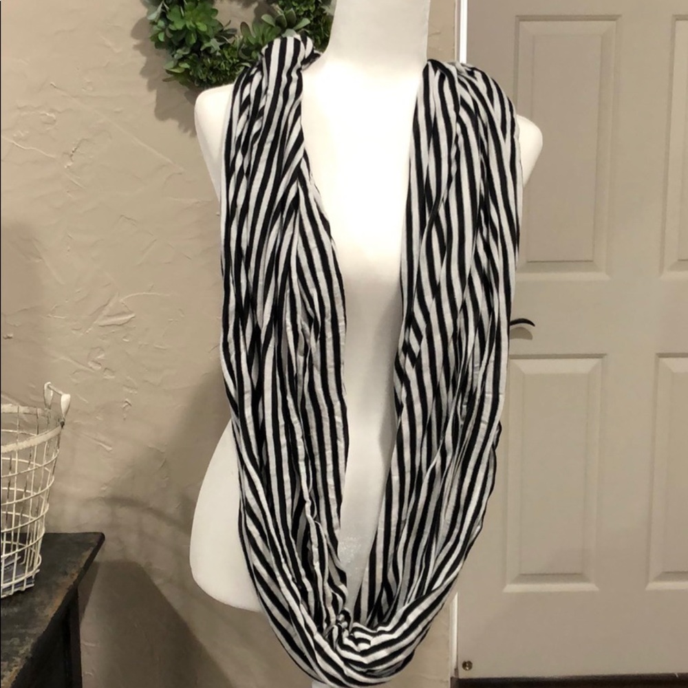 Women’s infinity scarf